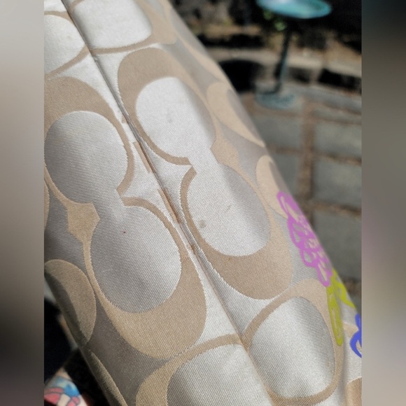 Vintage Coach POPPY Bright Flower Patterns over Beige/Gold Canvas & Leather - Picture 13 of 15